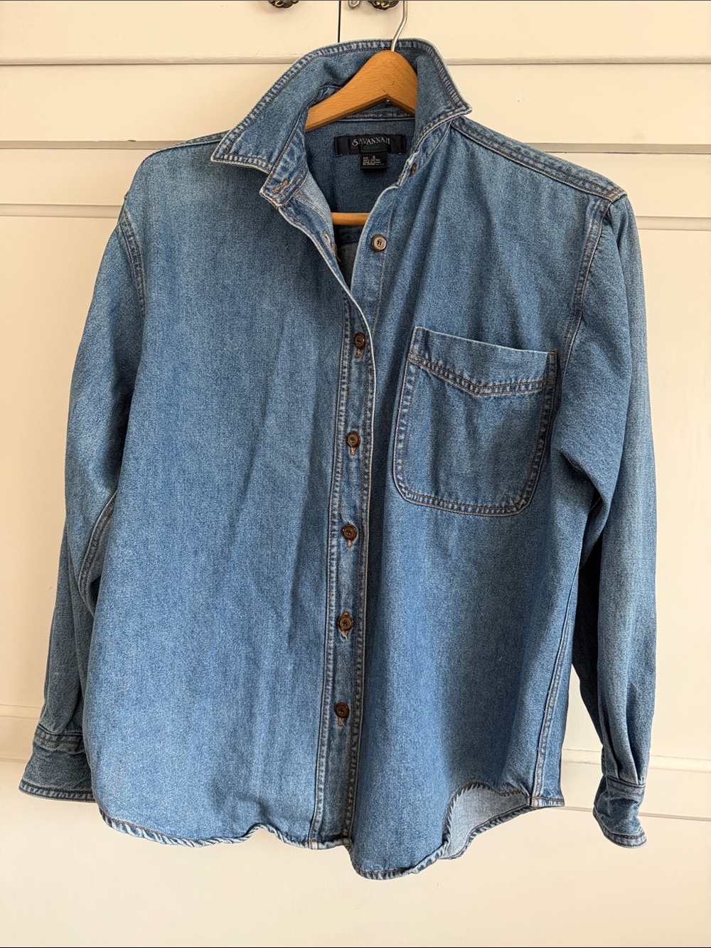 Soft Denim Button Down Shirt Butter Mom 90s 100% cotton